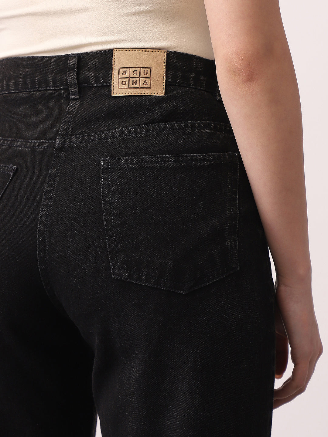 Women's Black High Rise Straight Fit Washed Jeans Non-Stretchable