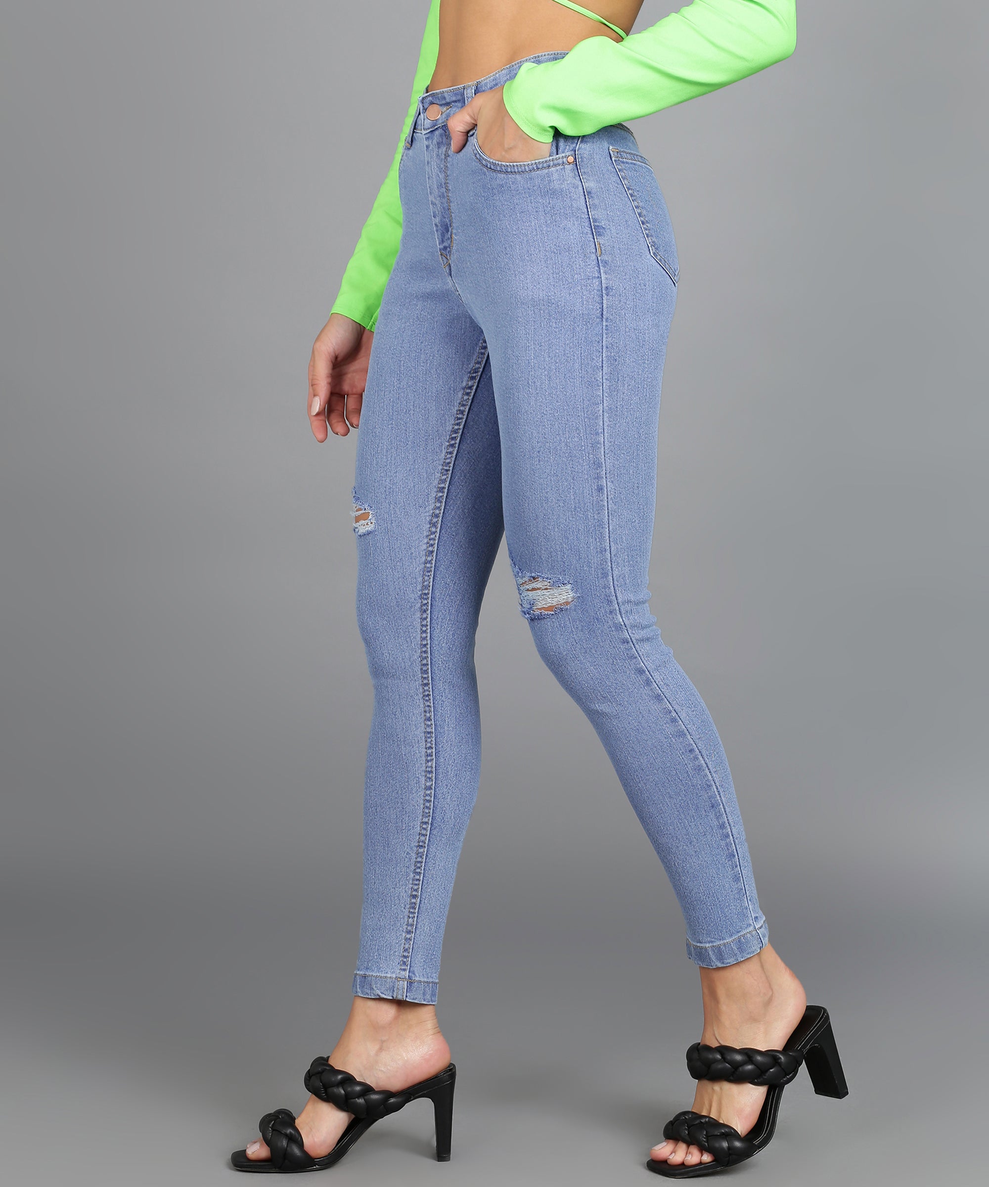 Women's Blue Skinny Fit Mild Distressed Washed Jeans