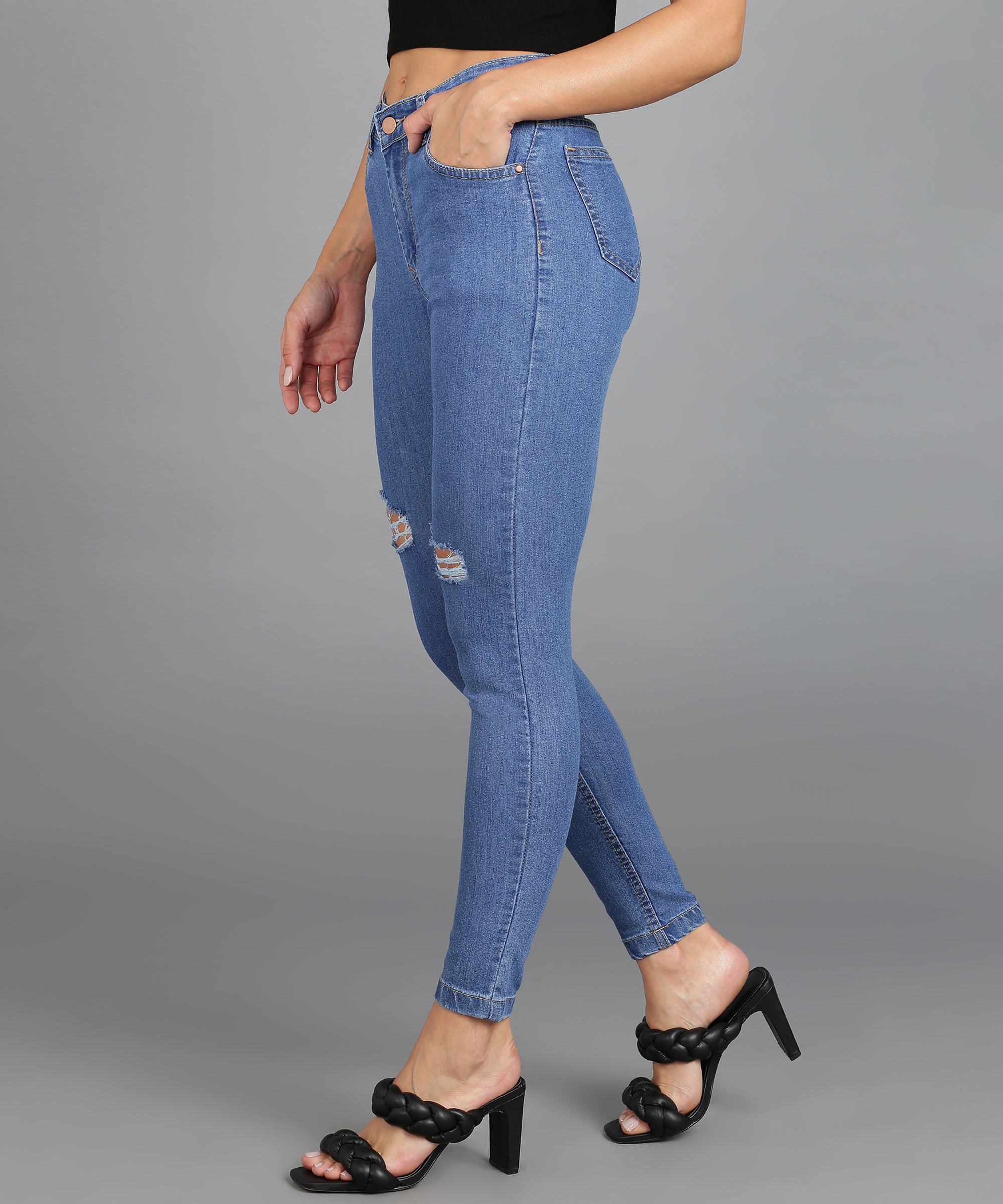 Women's Light Blue Skinny Fit Mild Distressed Washed Jeans