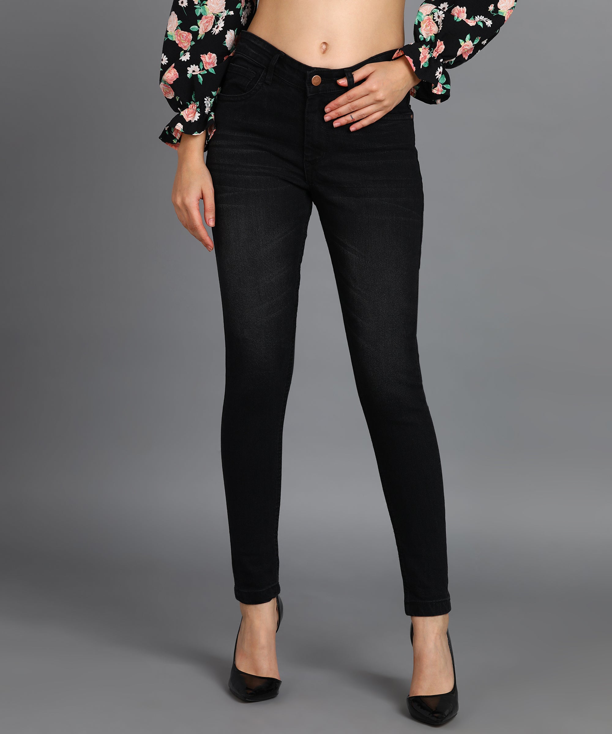 Urbano Fashion Women's Black Skinny Fit Washed Jeans