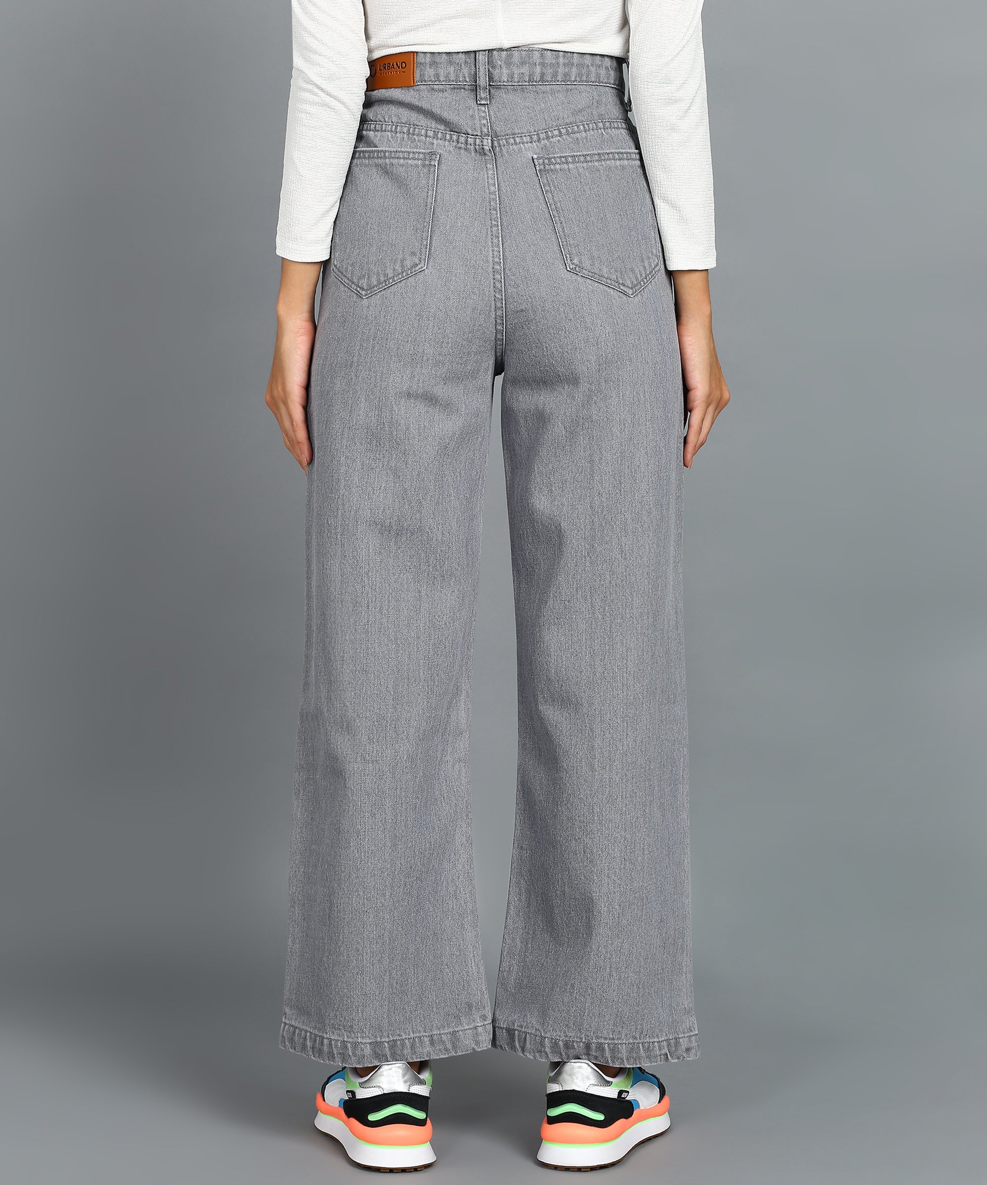 Women's Light Grey Regular Fit Wide Leg Washed Jeans