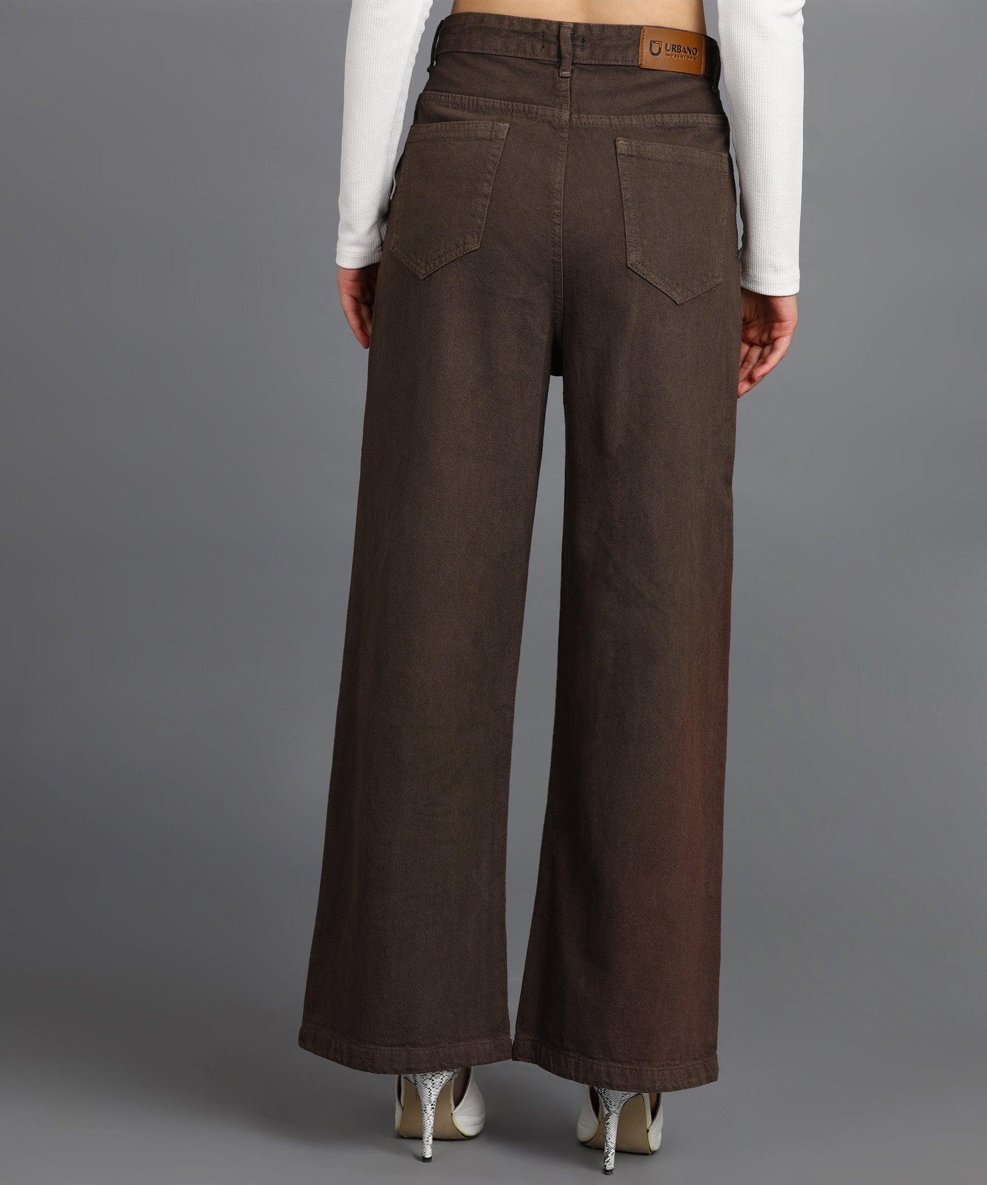 Urbano Fashion Women's Brown Regular Fit Wide Leg Washed Jeans