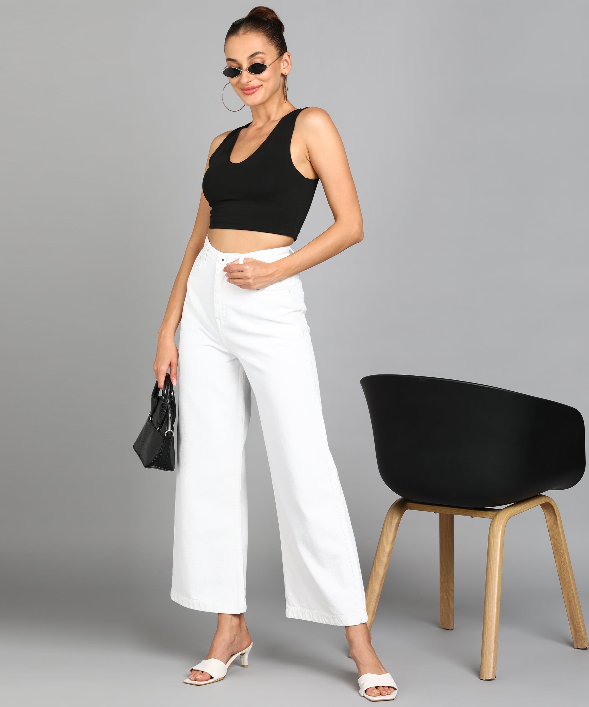 Women's White Regular Fit Wide Leg Washed Jeans