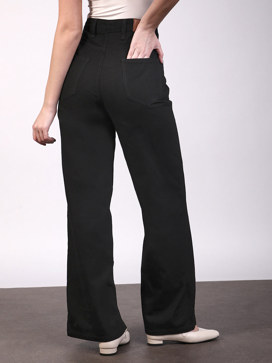 Women's Black Regular Fit Wide Leg Mild Distressed/Knee Slit Washed Jeans