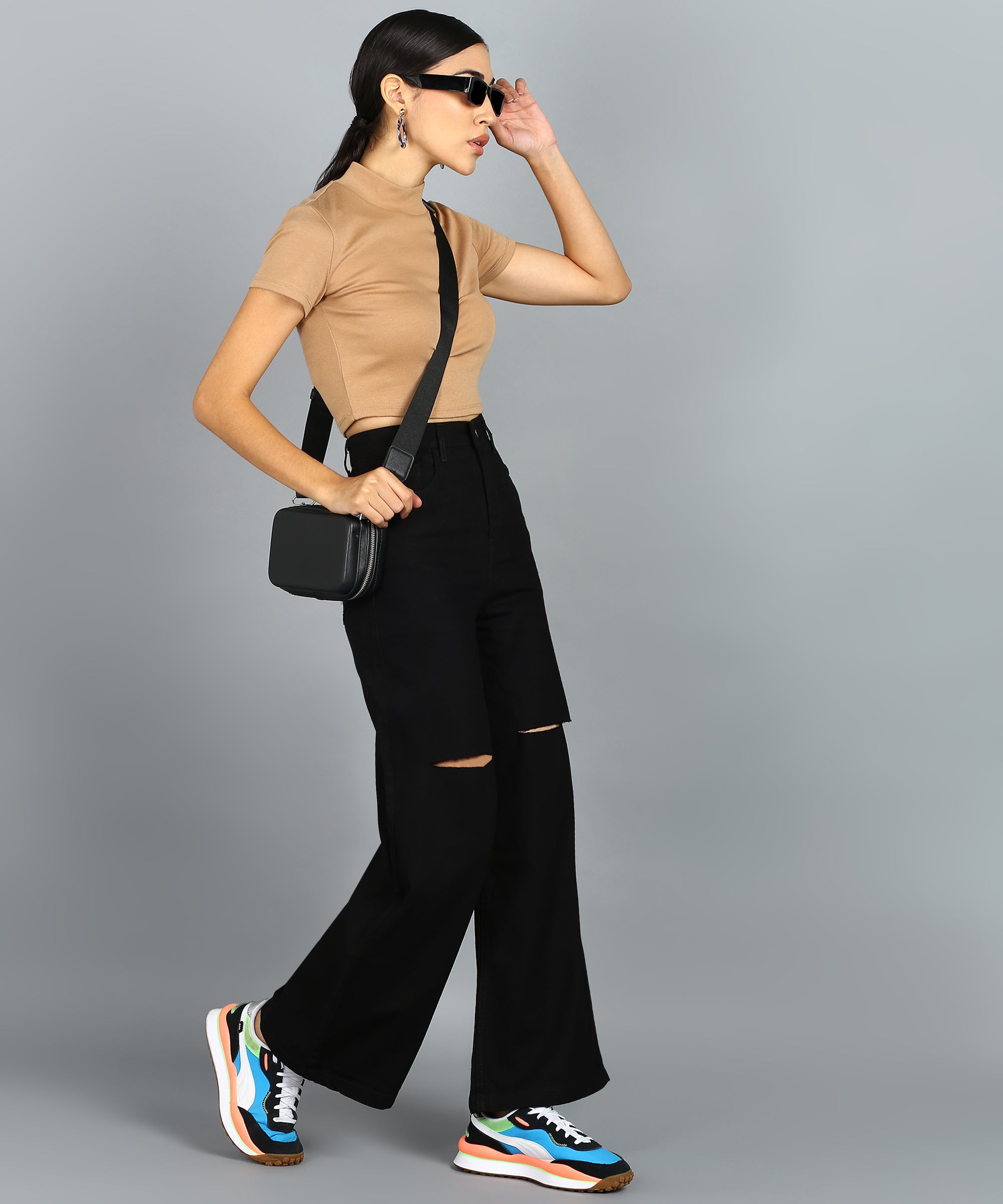 Urbano Fashion Women's Black Regular Fit Wide Leg Mild Distressed/Knee Slit Washed Jeans