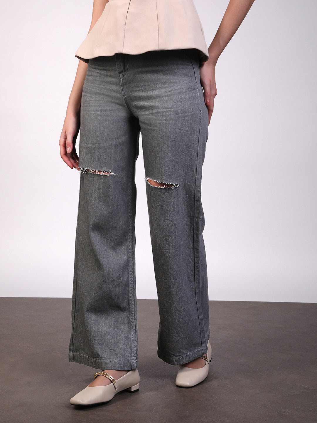 Women's Grey Regular Fit Wide Leg Mild Distressed/Knee Slit Washed Jeans