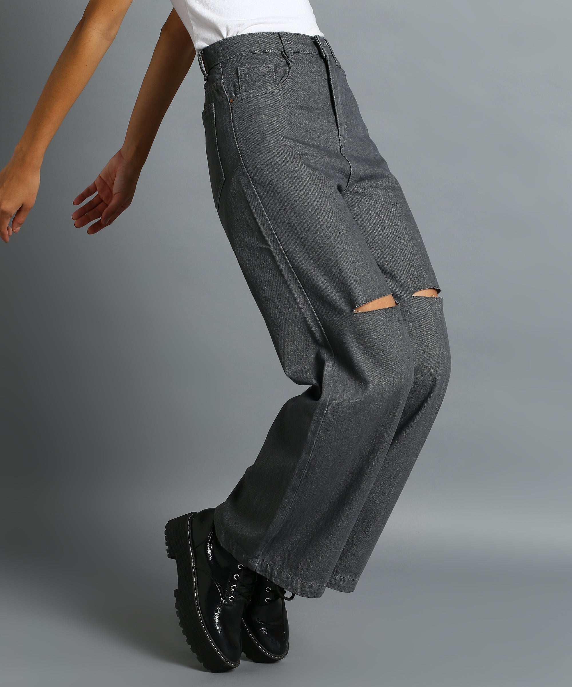 Women's Grey Regular Fit Wide Leg Mild Distressed/Knee Slit Washed Jeans