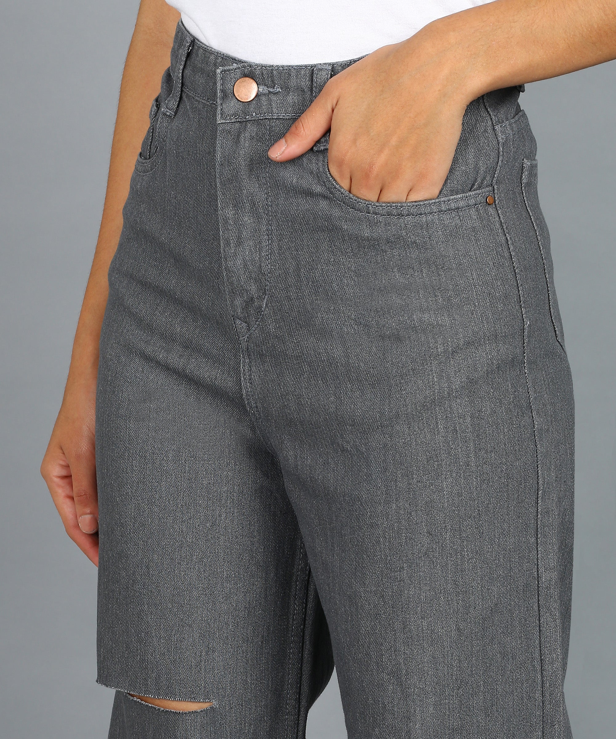 Women's Grey Regular Fit Wide Leg Mild Distressed/Knee Slit Washed Jeans