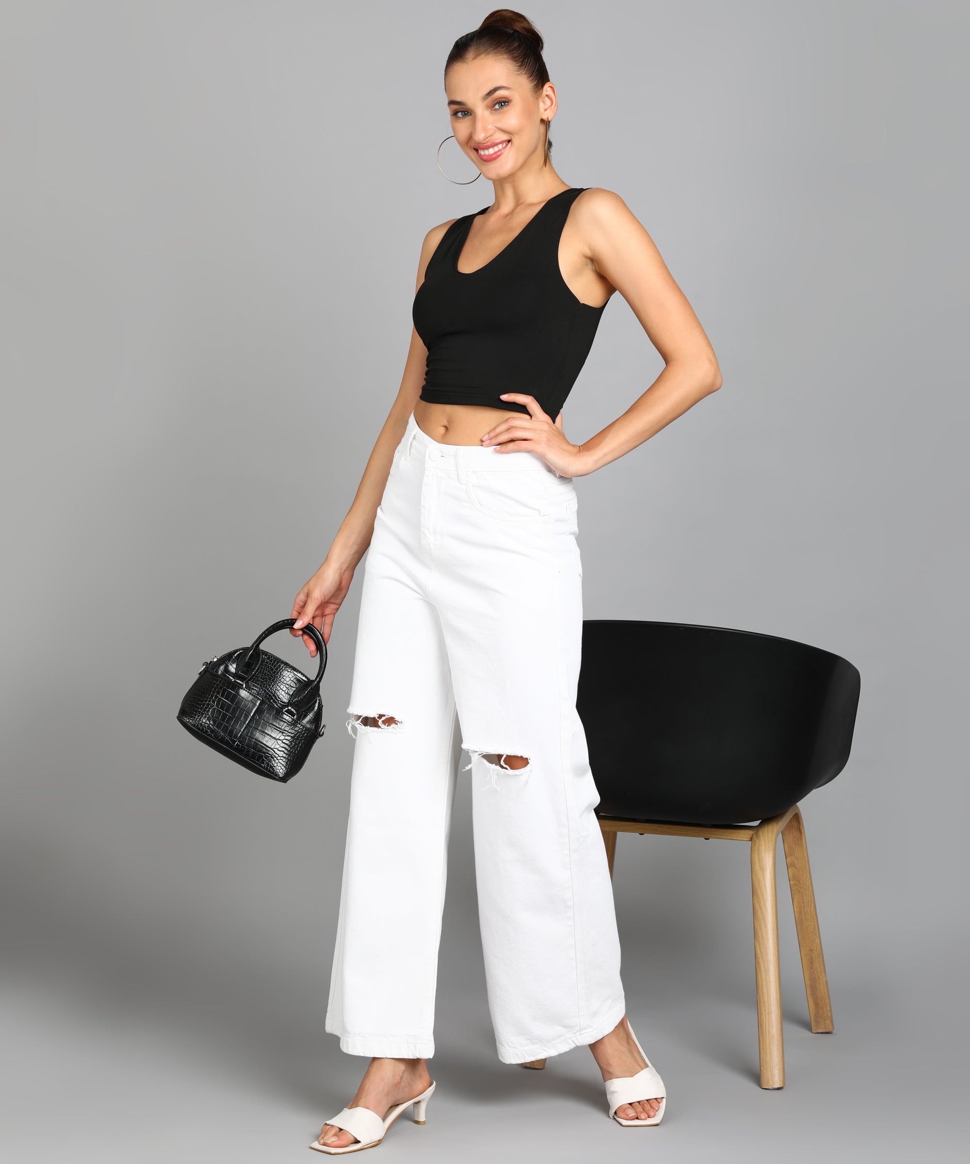 Women's White Regular Fit Wide Leg Mild Distressed/Knee Slit Washed Jeans