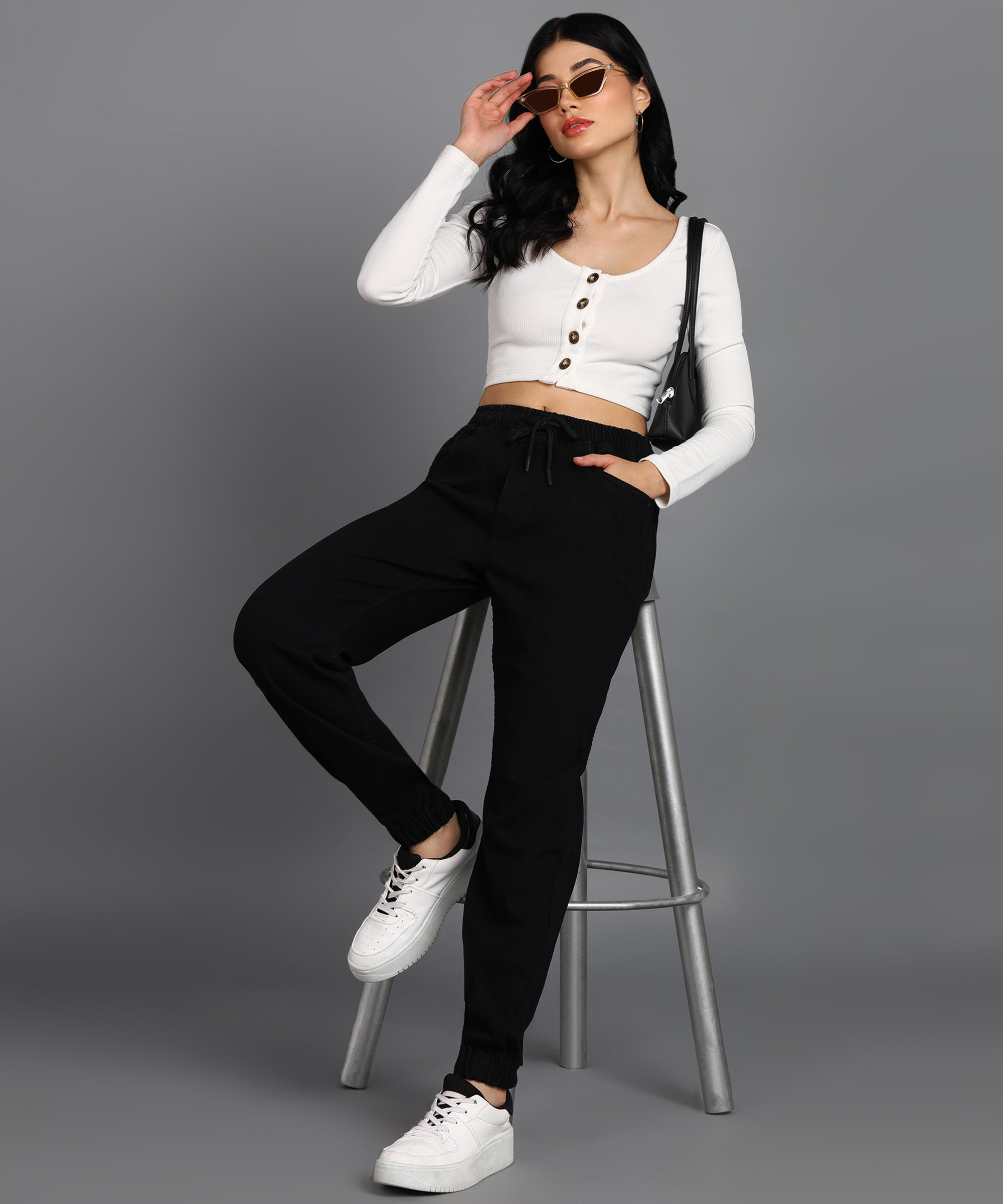 Women's Black Regular Fit Washed Jogger Jeans