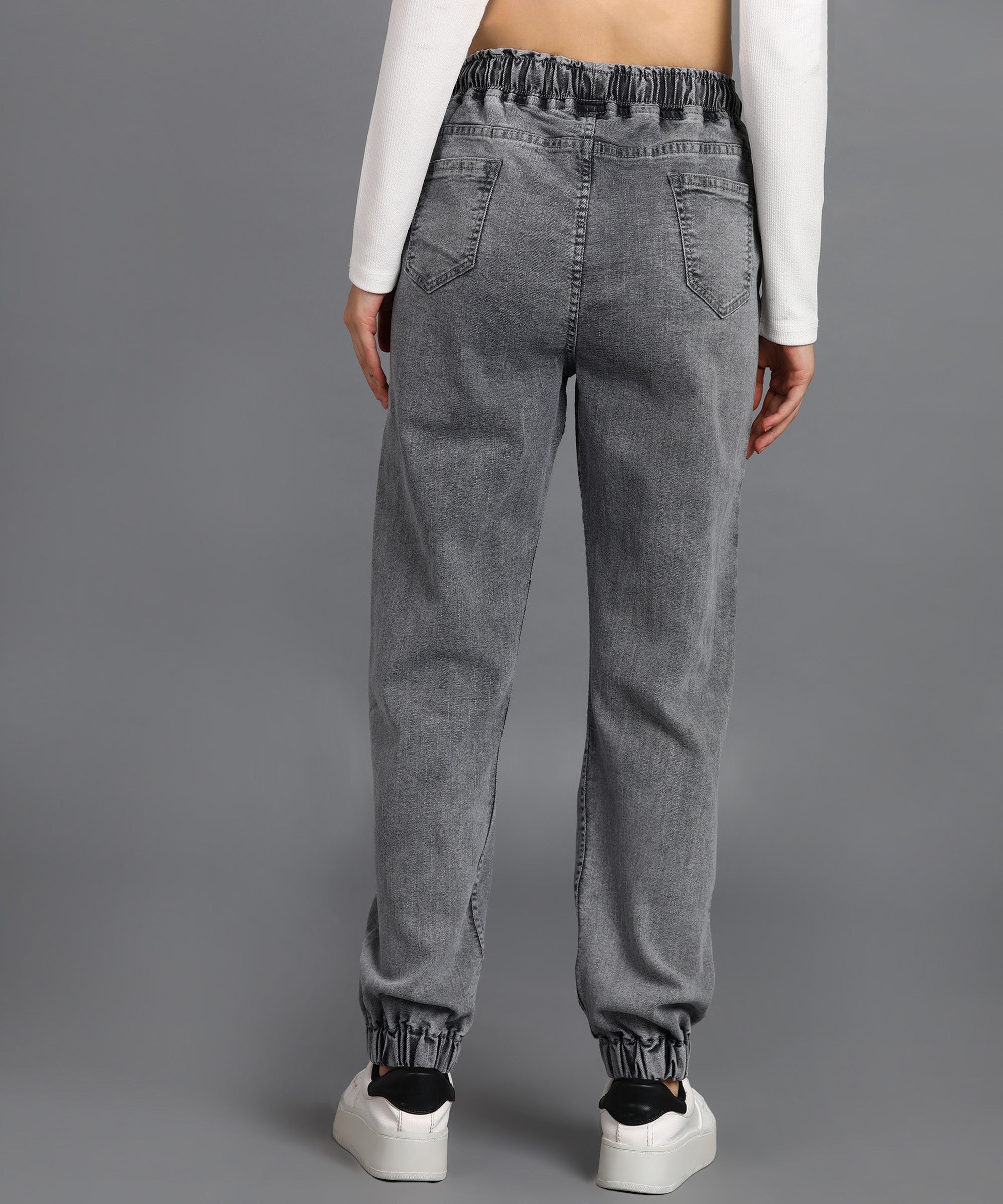 Urbano Fashion Women's Light Grey Regular Fit Washed Jogger Jeans