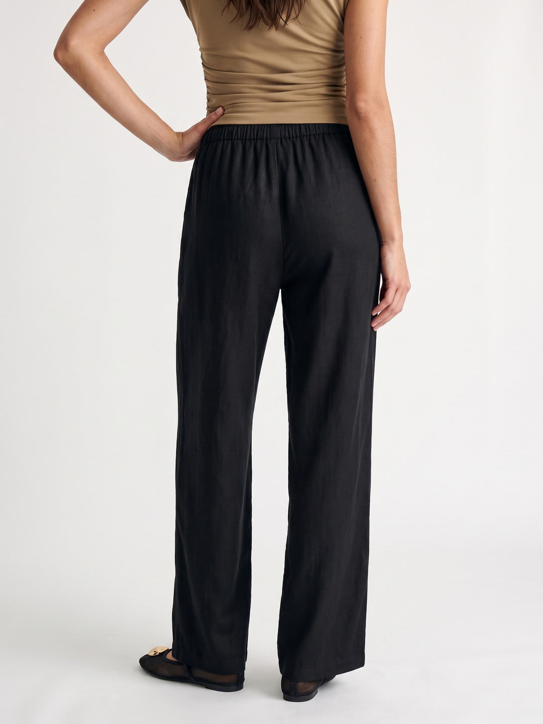 Women's Black Loose Fit Solid Linen Blend Trousers with Drawstring Closure