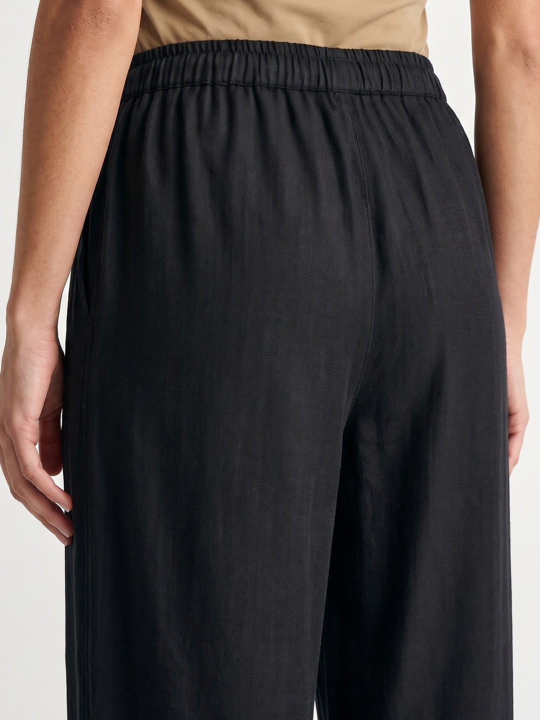Women's Black Loose Fit Solid Linen Blend Trousers with Drawstring Closure