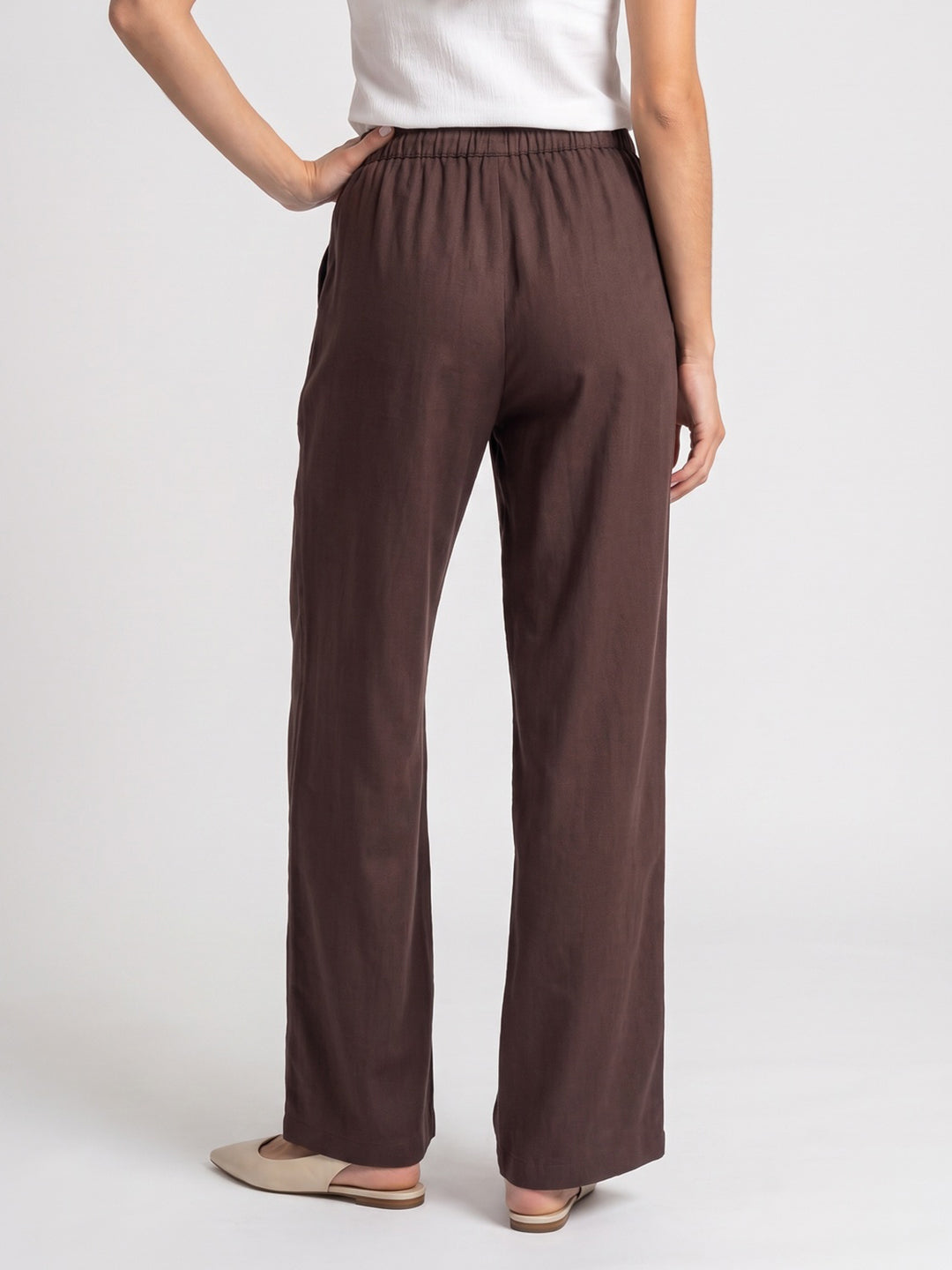 Women's Brown Loose Fit Solid Linen Blend Trousers with Drawstring Closure