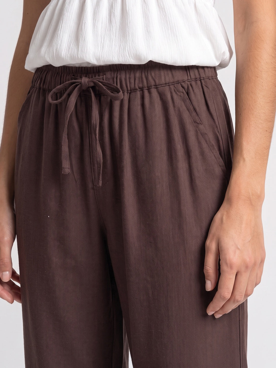 Women's Brown Loose Fit Solid Linen Blend Trousers with Drawstring Closure