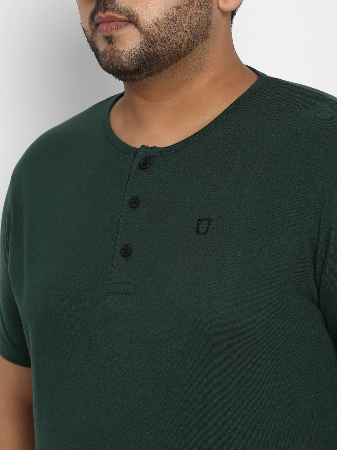 Men's Bottle Green Solid Regular Fit Henley Neck Half Sleeve Cotton T-Shirt